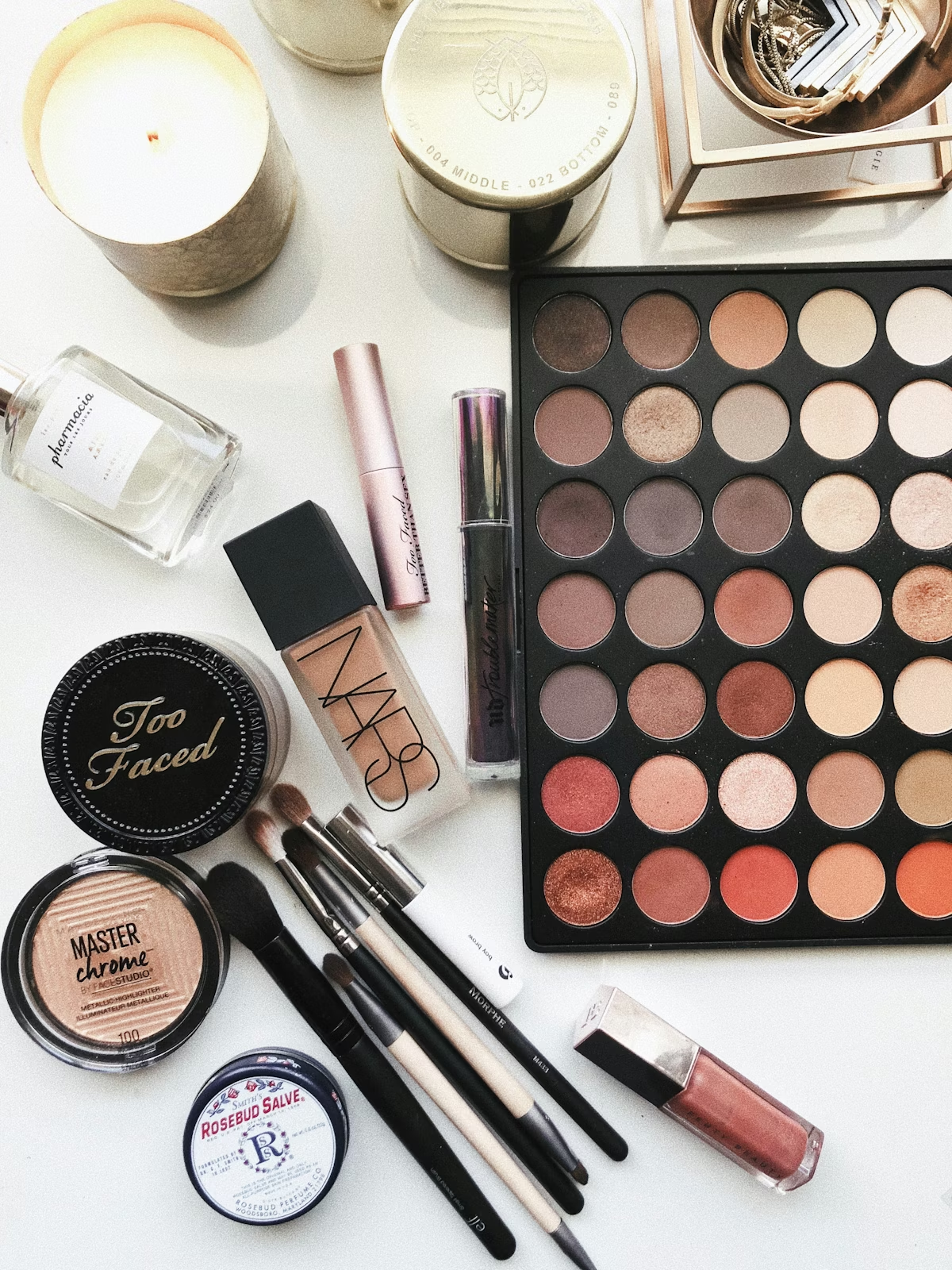 Beauty tools and application accessories